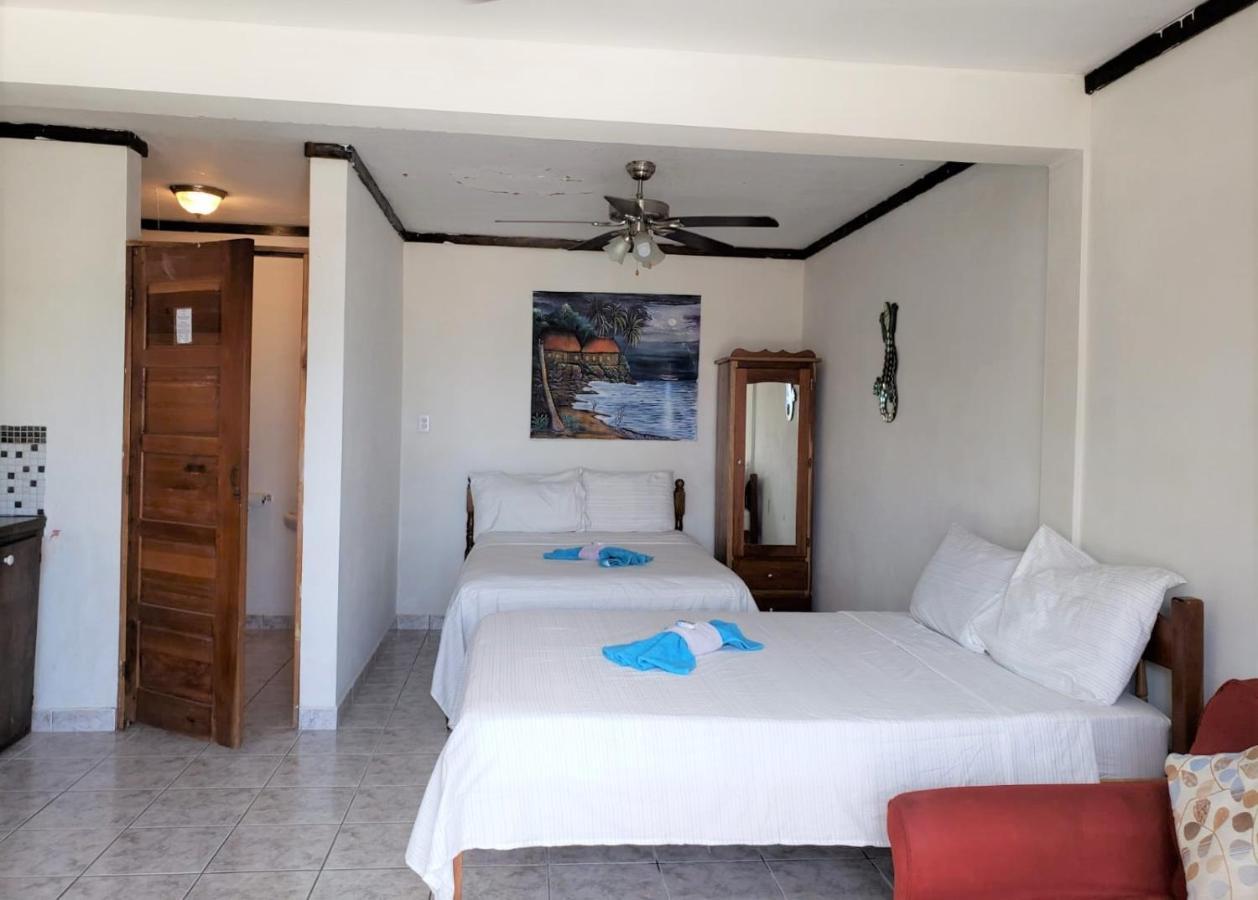 Beach Side Condos Caye Caulker By Ccvh Экстерьер фото
